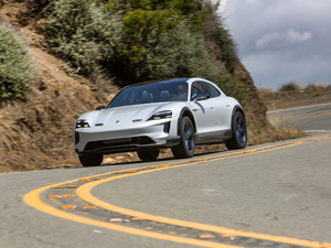 2018Cross Turismo w^