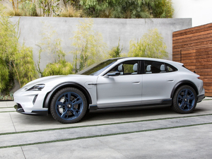 2018Cross Turismo w^