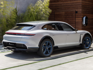 2018Cross Turismo w^