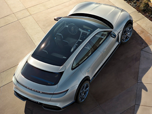 2018Cross Turismo w^