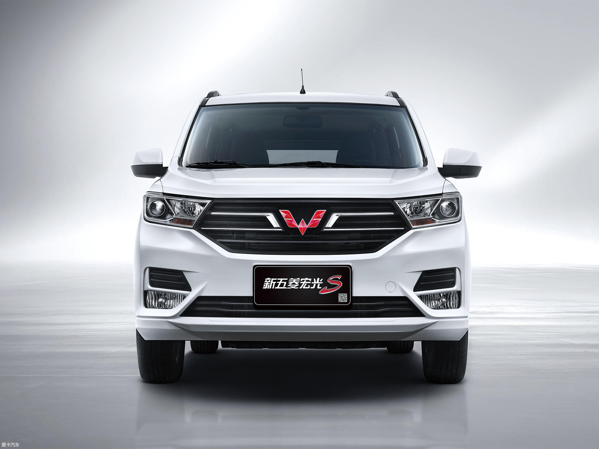 【2019款五菱宏光s 1.5l 手动基本型 国v_整体外观_6