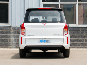 2020款1.5L 手动标准型 5座  正后	