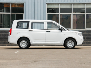 2020款1.5L 手动标准型 5座  整体外观