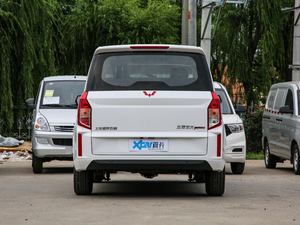 2020款1.5L 手动舒适型 7座 整体外观