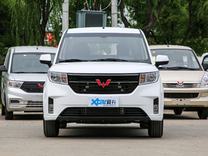 2020款1.5L 手动舒适型 7座 整体外观