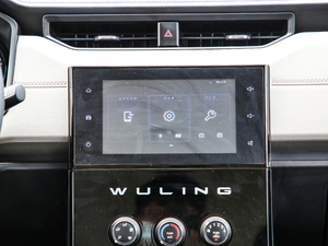 2020款1.5L 手动舒适型 7座 中控区