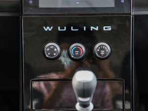 2020款1.5L 手动舒适型 7座 空调调节
