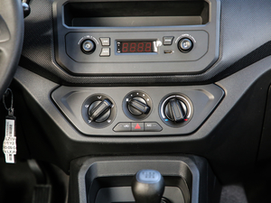 2020款S 1.5L 手动基本型 空调调节