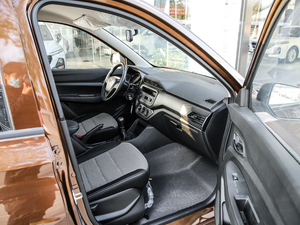 2020款S 1.5L 手动基本型 中控区