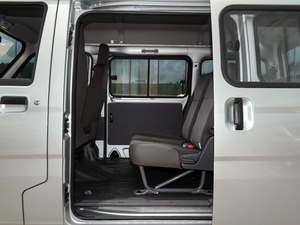 2020款1.2L 实用型LSI 后排空间