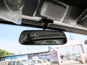 2020款1.8L 单排翼开启 车内后视镜