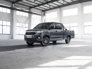 2021款1.5L 开拓型 整体外观