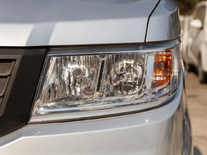 2021款汽车下乡版 1.5L 双排LV0 大灯