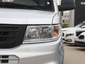 2021款汽车下乡版 1.8L 双排LV0 大灯