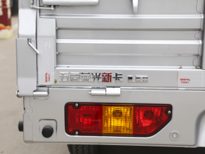 2021款汽车下乡版 1.8L 双排LV0 细节外观