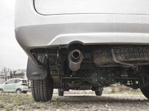 2021款加长版 1.5L 标准助力型 7座 排气管