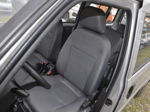2021款加长版 1.5L 标准助力型 7座 主驾驶座椅