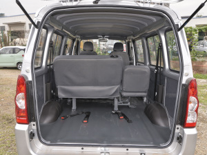 2021款加长版 1.5L 标准助力型 7座 行李厢空间