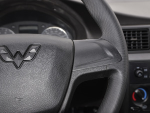 2021款加长版 1.5L 标准助力型 7座 中控区