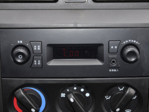 2021款加长版 1.5L 标准助力型 7座 中控区