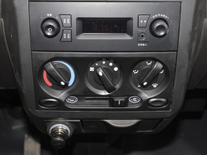 2021款加长版 1.5L 标准助力型 7座 空调调节