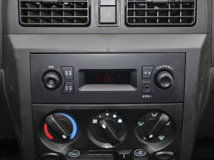 2021款加长版 1.5L 标准助力型 7座 音响调节