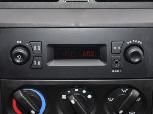 2021款加长版 1.5L 标准助力型 7座 中控区
