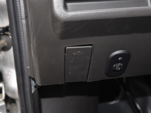 2021款加长版 1.5L 标准助力型封窗车 2座 空间座椅