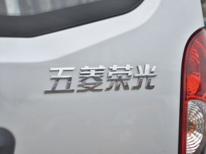 2021款加长版 1.5L 标准助力型 7座 细节外观