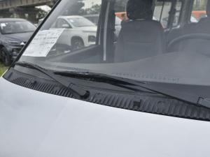 2021款加长版 1.5L 标准助力型 7座 细节外观