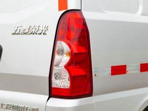 2021款加长版 1.5L 基本型封窗车 2座 细节外观