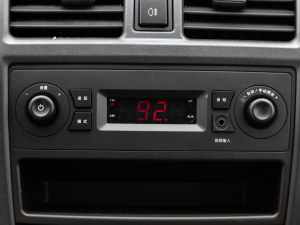 2021款S 1.2L 基本型 7座 中控区