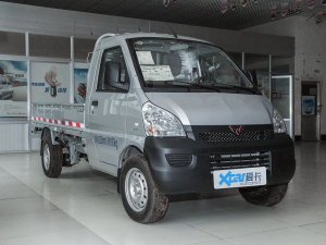 2021款1.5L 基本型单排 右前45度