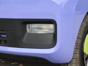 2022款马卡龙缤纷款 三元锂 前雾灯