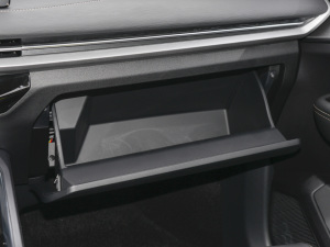 2022款1.5L 手动畅享舒适型 手套箱