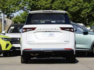 2022款1.5T 手动轻享活力型 正后	