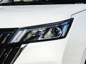 2022款1.5T 手动轻享活力型 大灯