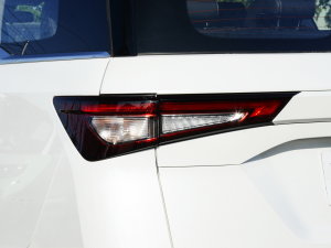 2022款1.5T 手动轻享活力型 尾灯