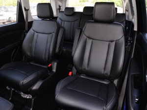 2022款1.5T 手动轻享活力型 后排座椅