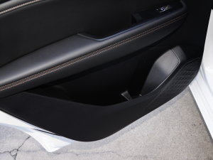 2022款1.5T 手动轻享活力型 后门储物空间