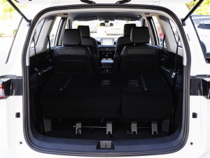 2022款1.5T 手动轻享活力型 空间座椅