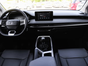 2022款1.5T 手动轻享活力型 中控台