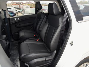 2022款1.5T 手动舒享活力型 后排座椅