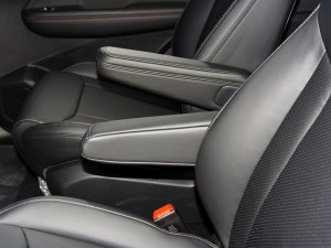 2022款1.5T 手动舒享活力型 后排中央扶手