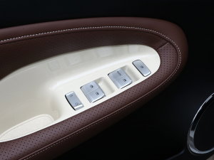 2023333km  {܇ƅ^(q)	