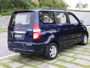 2010款1.2L 舒适版 整体外观