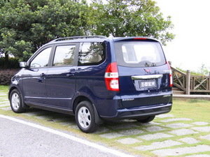 2010款1.2L 舒适版 左后45度