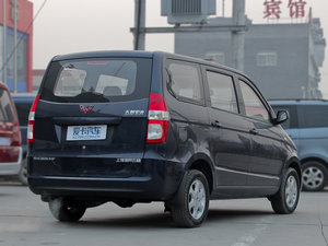 2010款1.2L 标准版 整体外观