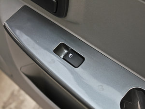 2010款1.4L 基本版 中控区