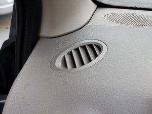 2010款1.2L 标准版 中控区